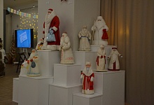 В Выставочном зале Ухты открылась новогодняя экспозиция «Ретро-ёлка»